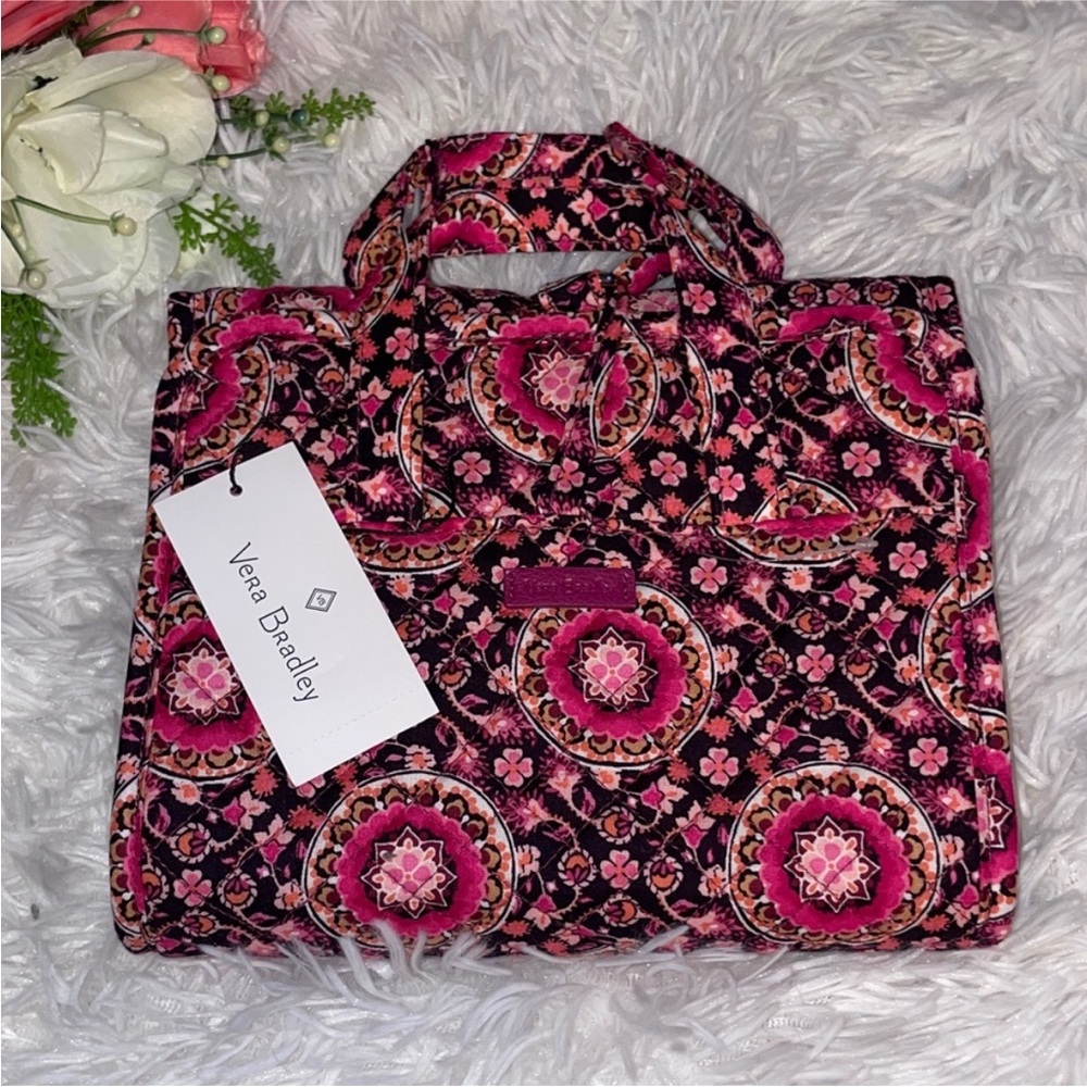 Vera Bradley tri-fold travel makeup case. *****used twice ****
